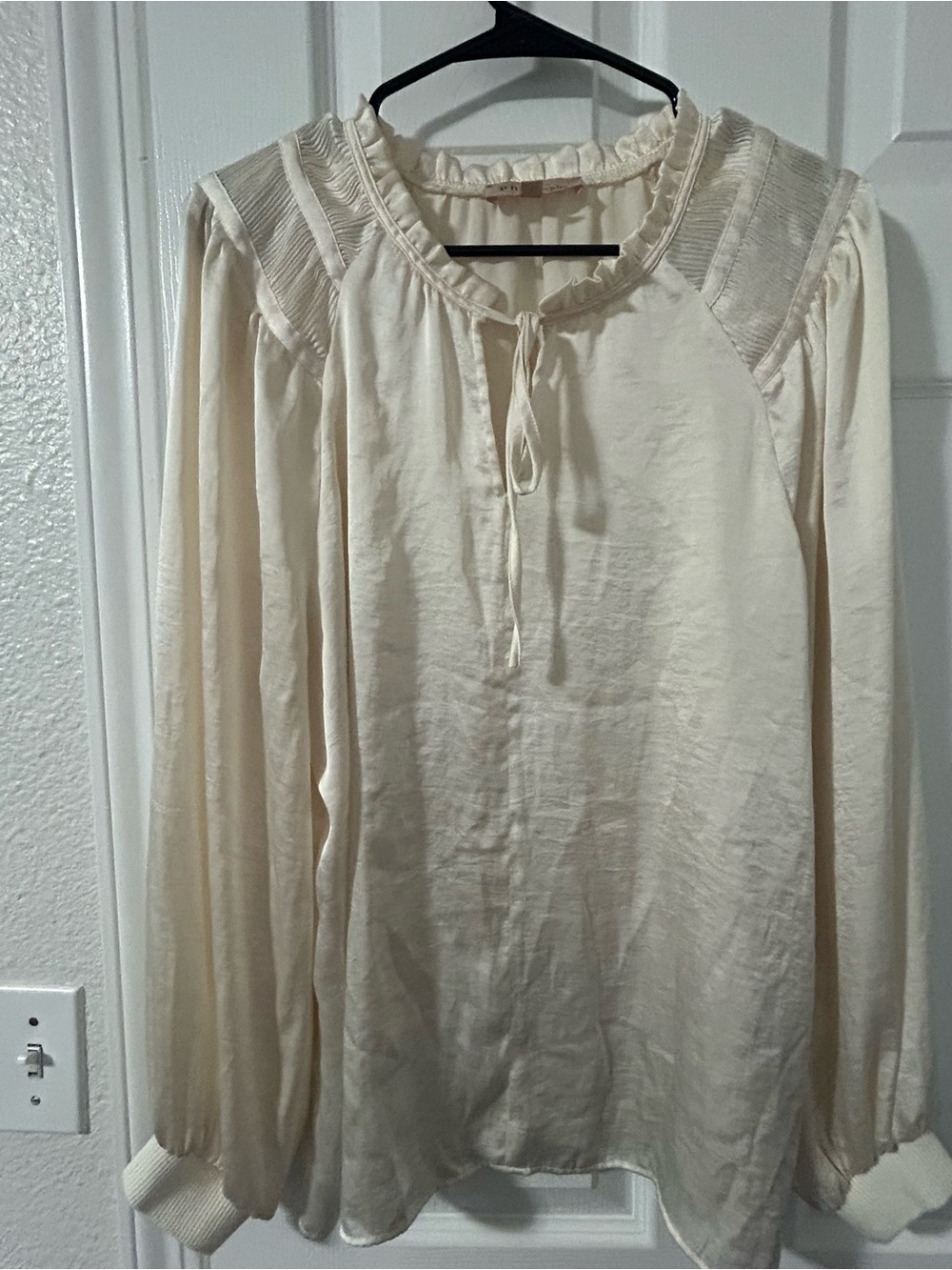 Philosophy Light Cream Long-Sleeve Peasant Blouse